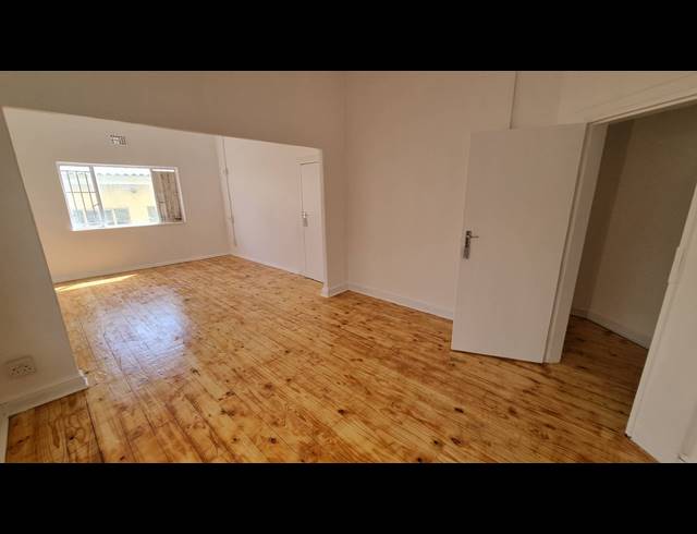 350M² BUILDING TO LET IN WOODSTOCK